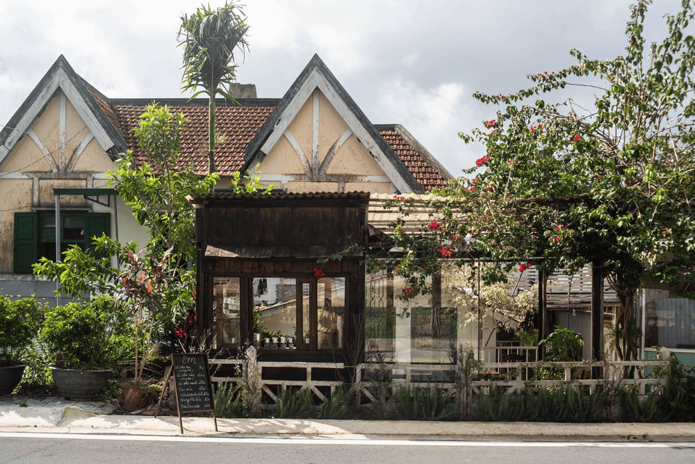 &Ecirc;m c&agrave; ph&ecirc; n&eacute;p m&igrave;nh nơi g&oacute;c phố nhỏ, mộc mạc, giản dị giữa l&ograve;ng phố n&uacute;i (Nguồn: Fanpage &Ecirc;m c&agrave; ph&ecirc;)